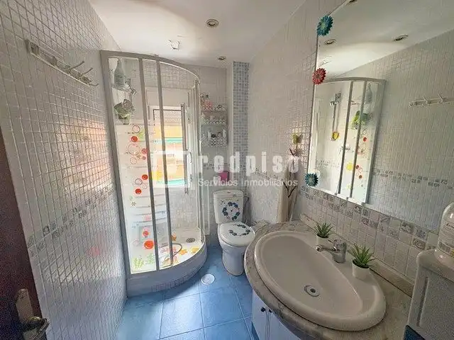 Baño de Piso en venta en Madrid con Calefacción y Jardín privado