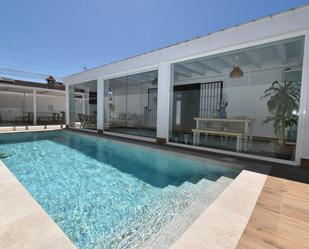 Swimming pool of House or chalet for sale in Chiclana de la Frontera  with Air Conditioner, Heating and Private garden