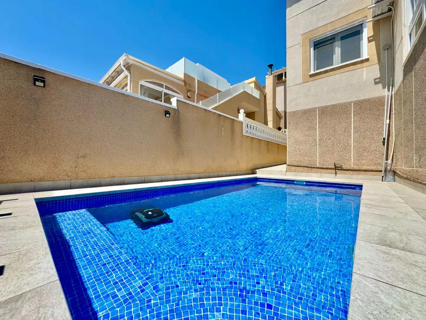 Piscina de Casa adosada en venda en Orihuela amb Piscina