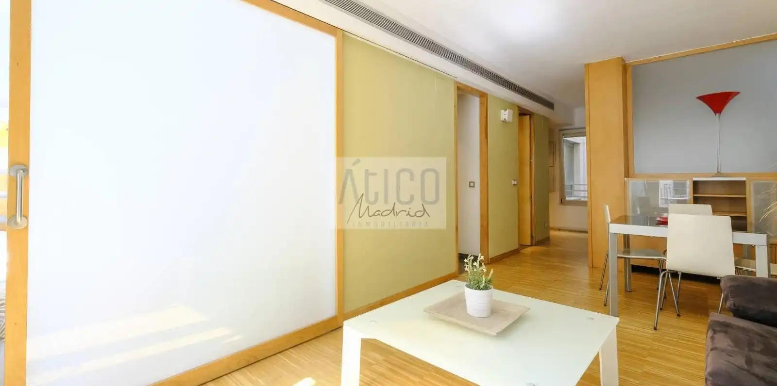 Dormitori de Apartament de lloguer en Madrid amb Aire condicionat, Calefacció i Terrassa