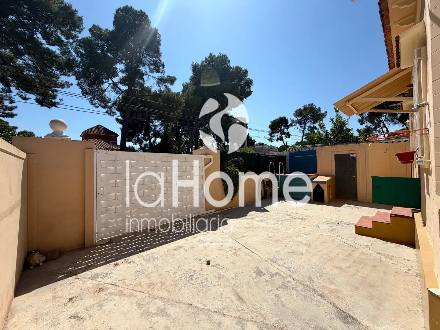 Vista exterior de Casa o chalet en venta en Paterna con Aire acondicionado, Jardín privado y Terraza