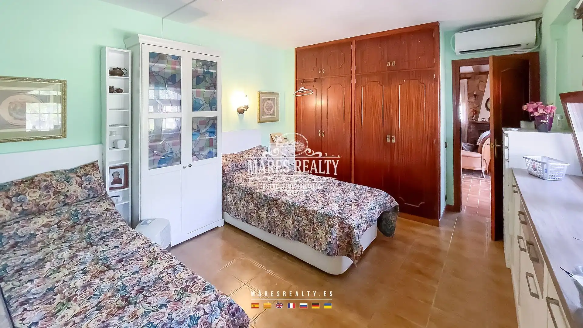 Schlafzimmer von Haus oder Chalet zum Verkauf in Lloret de Mar mit Klimaanlage, Heizung und Privatgarten