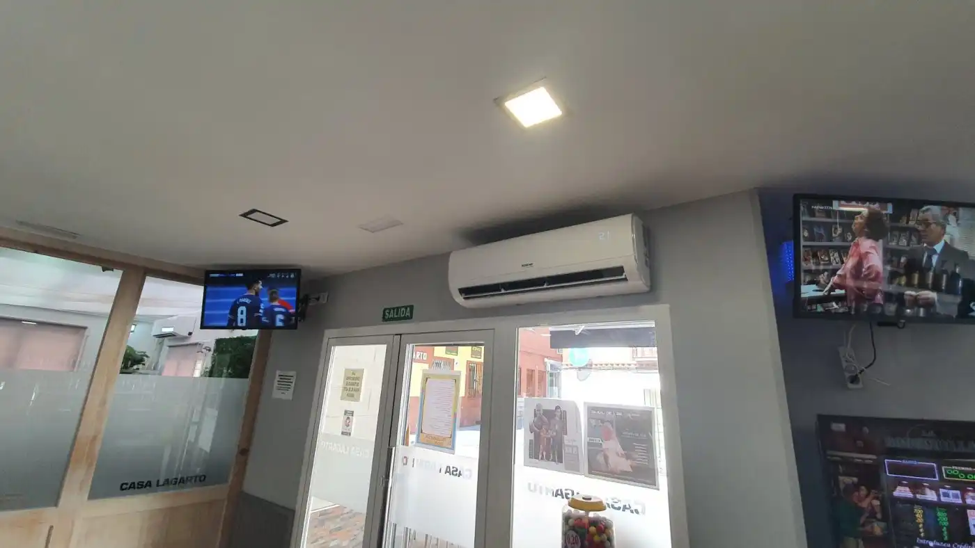 Commercial properties for sale in Almorox  with Air Conditioner