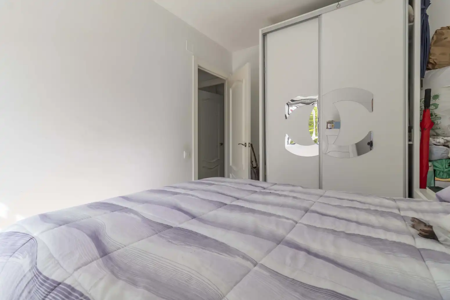 Habitación de Piso en venta en Sevilla con Aire acondicionado, Jardín privado y Piscina