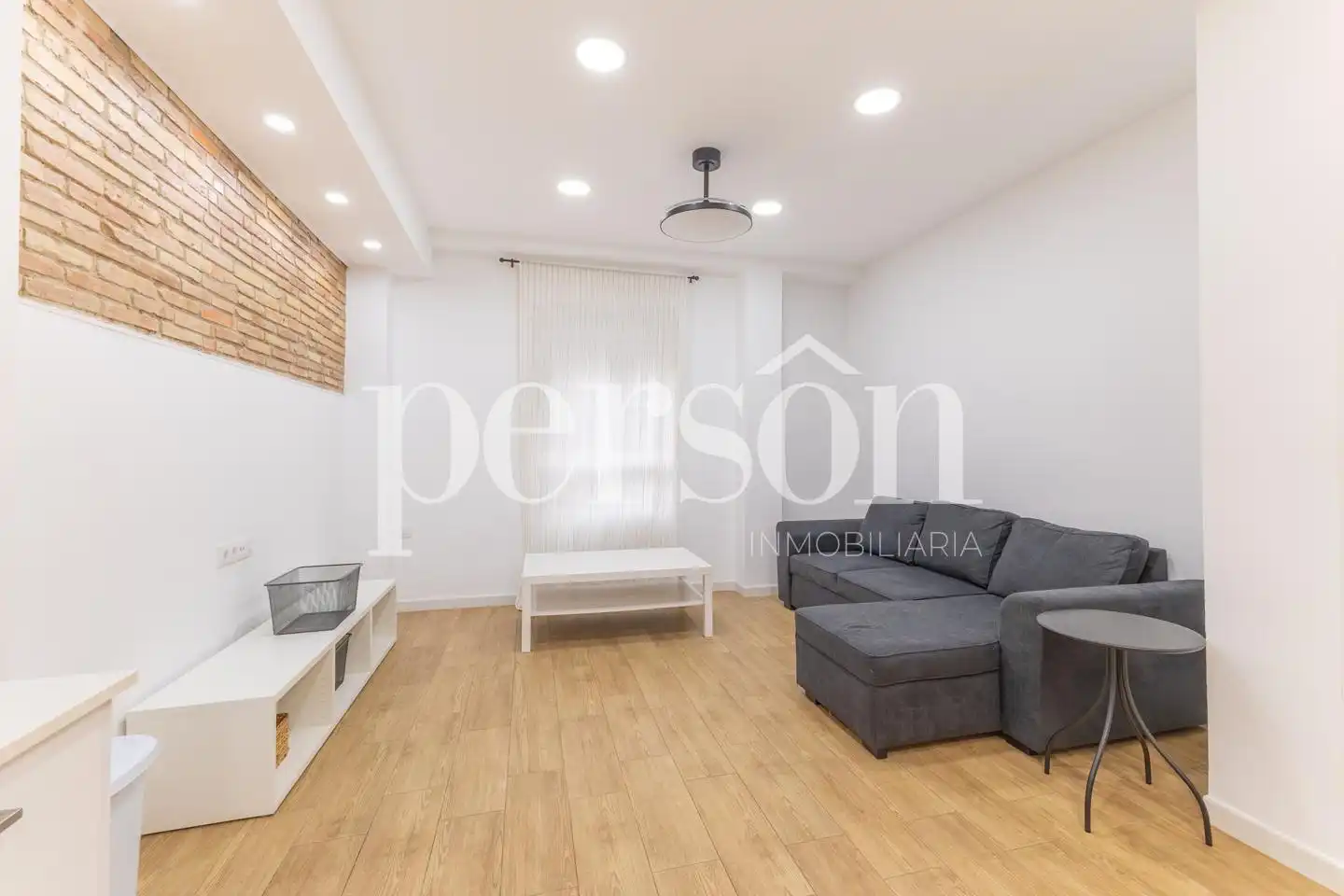 Living room of Flat for rent in Valencia  with Terrace and Furnished