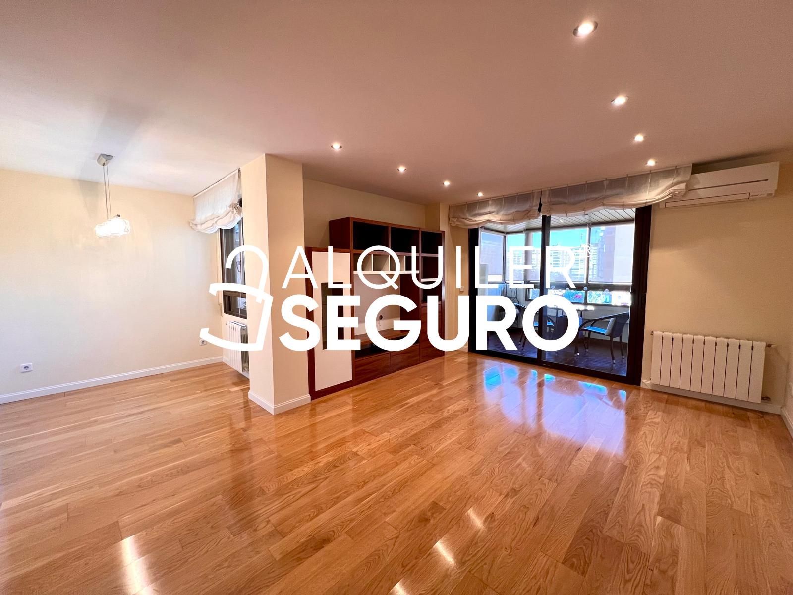 Exterior view of Flat to rent in  Madrid Capital  with Air Conditioner, Heating and Terrace