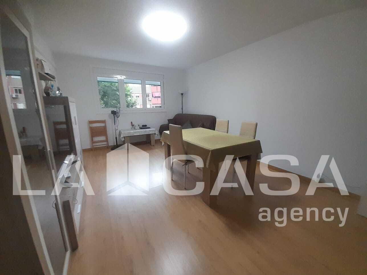 Piso en venta en Badia del Vallès con Balcón