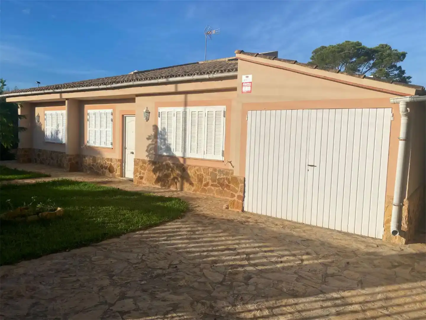 Vista exterior de Casa o xalet en venda en Llucmajor amb Aire condicionat, Piscina i Balcó