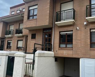 Vista exterior de Casa adosada de lloguer en Lardero amb Calefacció, Parquet i Terrassa