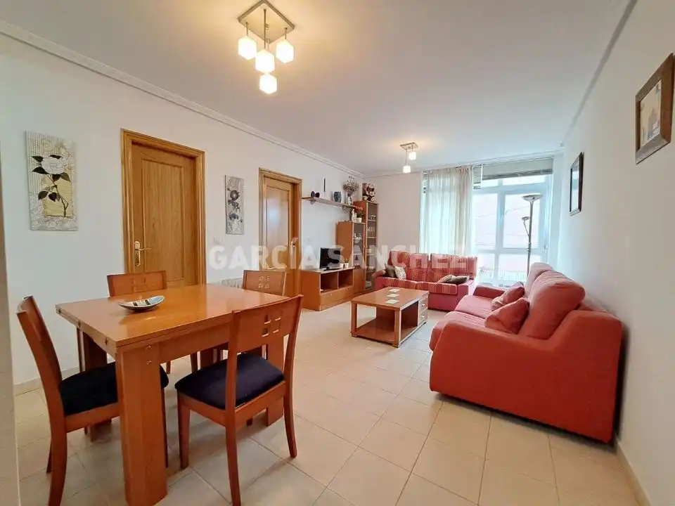 Sala de estar de Apartamento en venta en Boiro con Amueblado, Horno y Lavadora