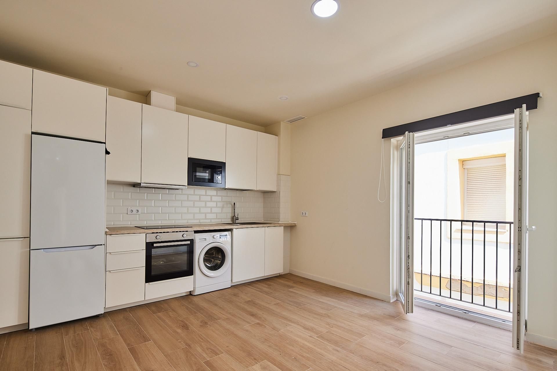 Cuina de Pis de lloguer en  Cádiz Capital amb Aire condicionat, Calefacció i Balcó