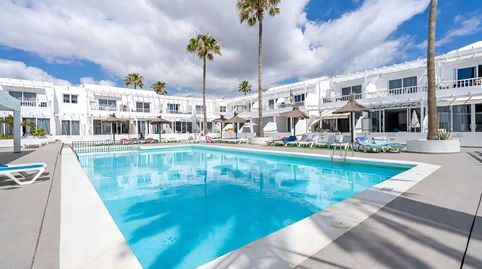 Foto 2 de Piso en venta en Salinas, 13, Puerto del Carmen, Tías