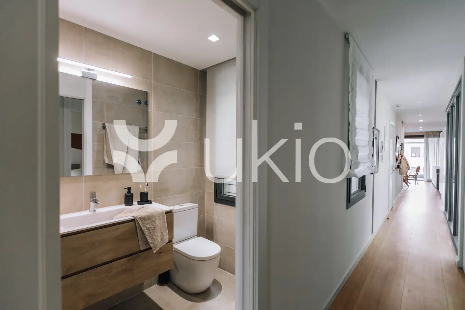 Bathroom of Apartments for rent in Barcelona  with Air Conditioner, Heating and Terrace
