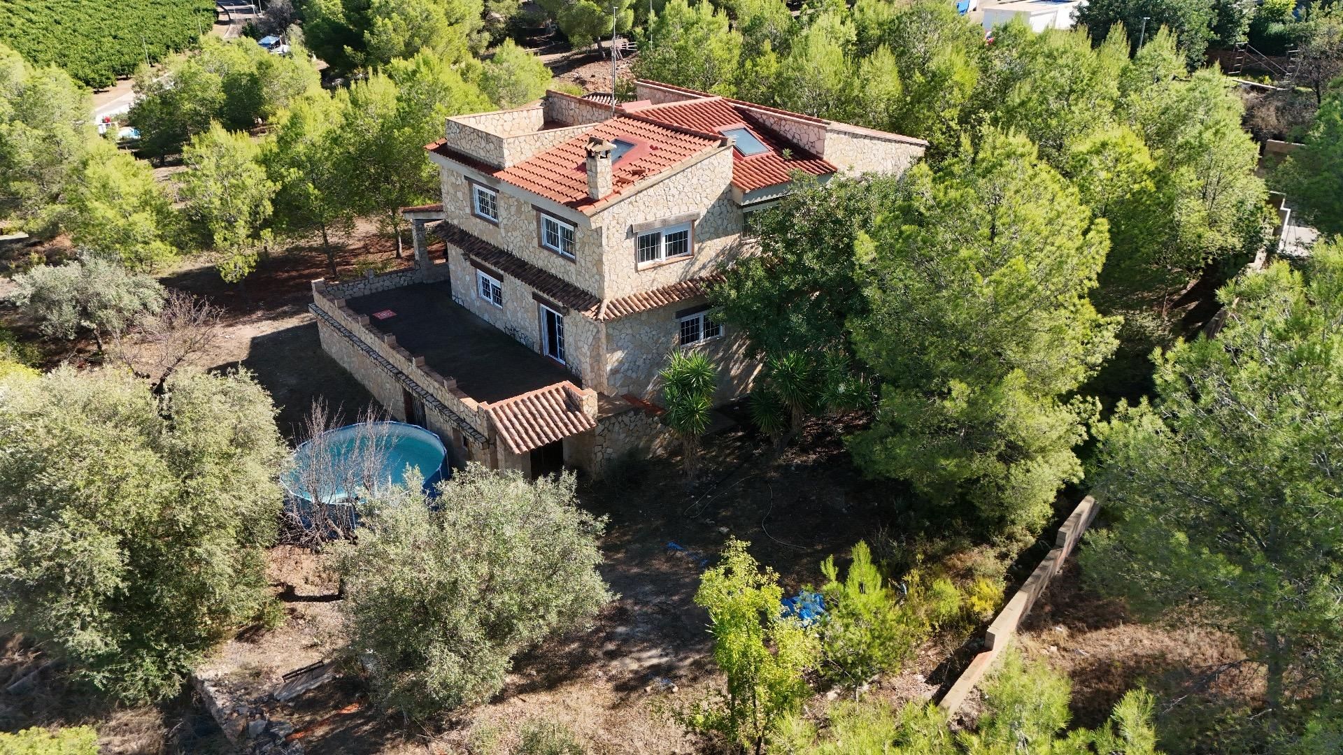 Vista exterior de Casa o xalet en venda en Casinos amb Jardí privat, Terrassa i Traster