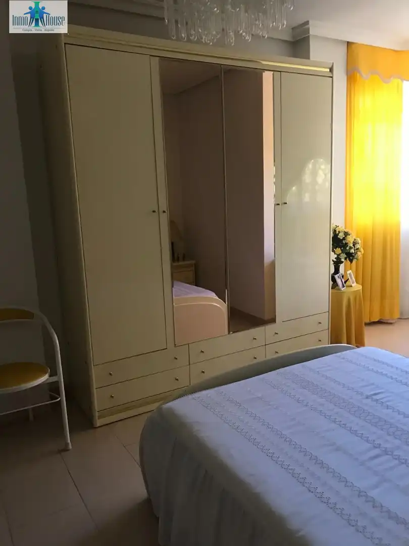 Appartamento con terrazza in affitto a Hospital, imagen 4