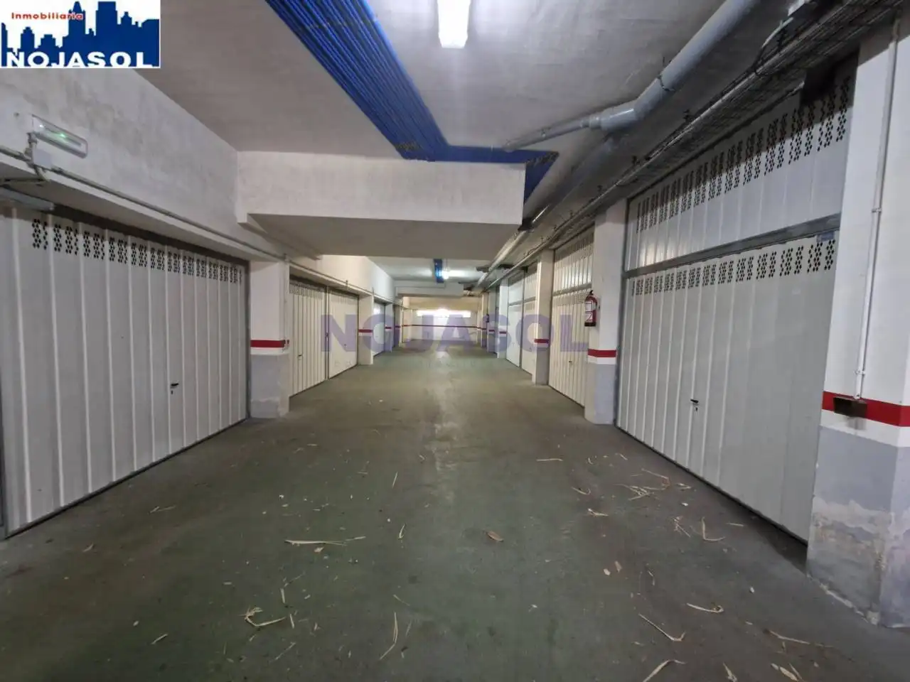 Parkplatz von Garage zum Verkauf in Noja