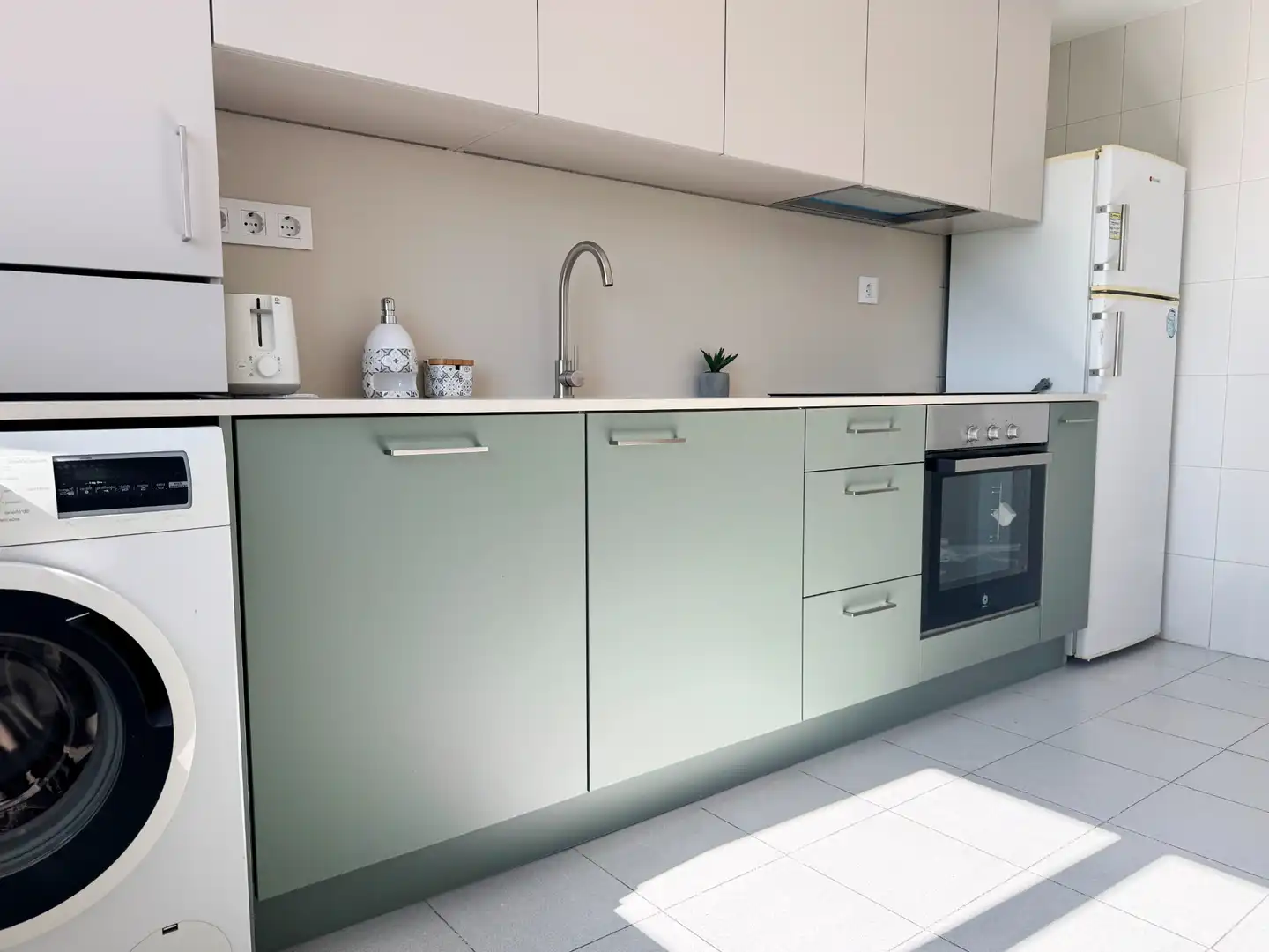 Küche von Wohnung zur Miete in Girona mit Heizung, Ofen und Waschmaschine
