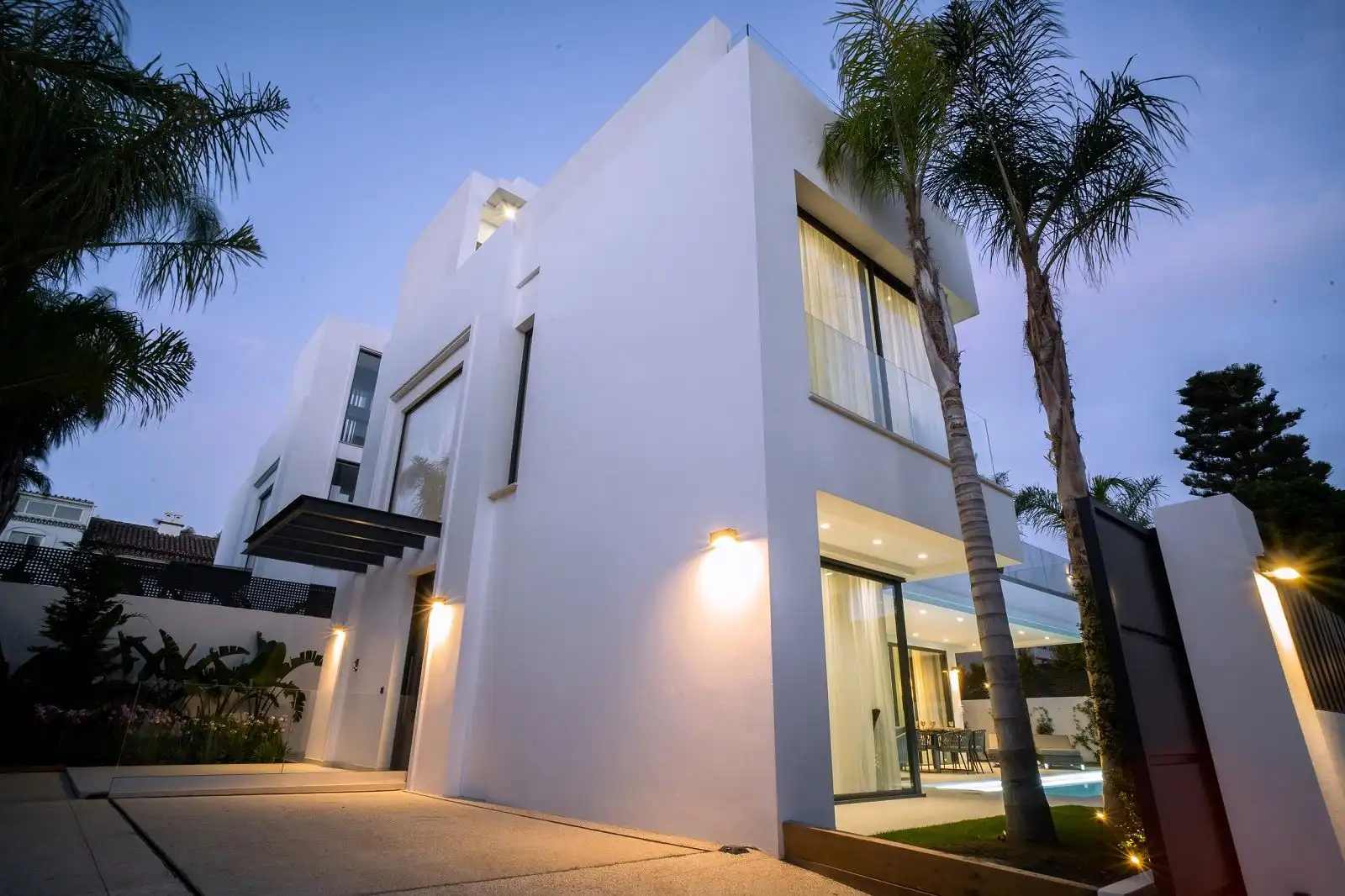 Vista exterior de Casa o chalet en venta en Marbella con Aire acondicionado, Calefacción y Jardín privado