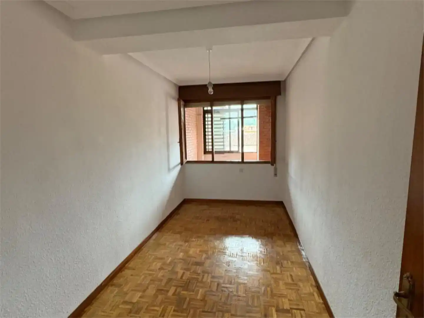 Dormitori de Pis en venda en Oviedo  amb Parquet