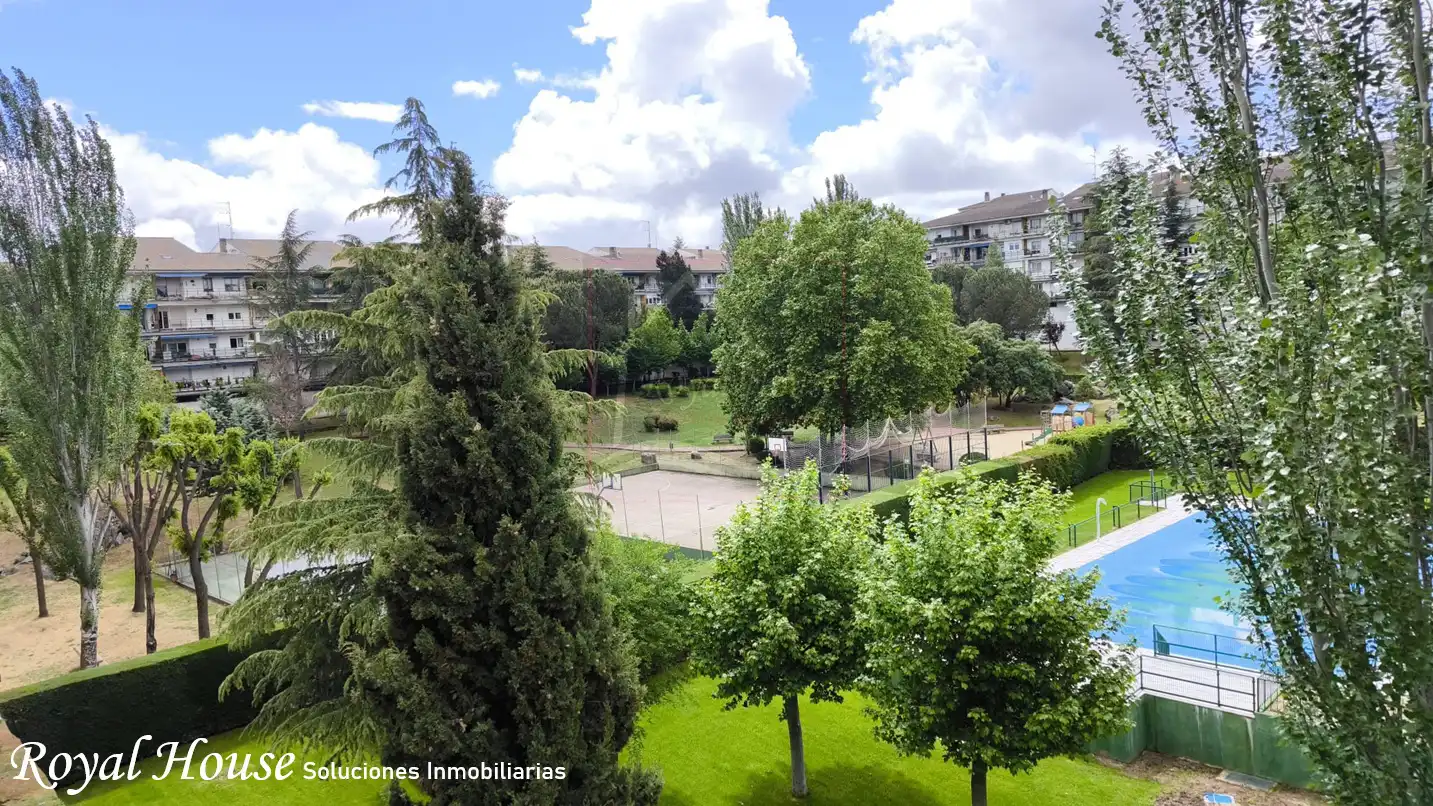 Außenansicht von Maisonette zum Verkauf in Collado Villalba mit Klimaanlage, Heizung und Terrasse