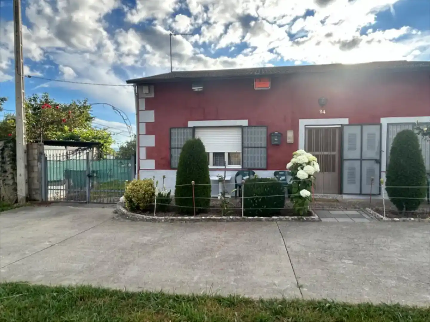 Vista exterior de Casa o chalet en venta en Asturianos