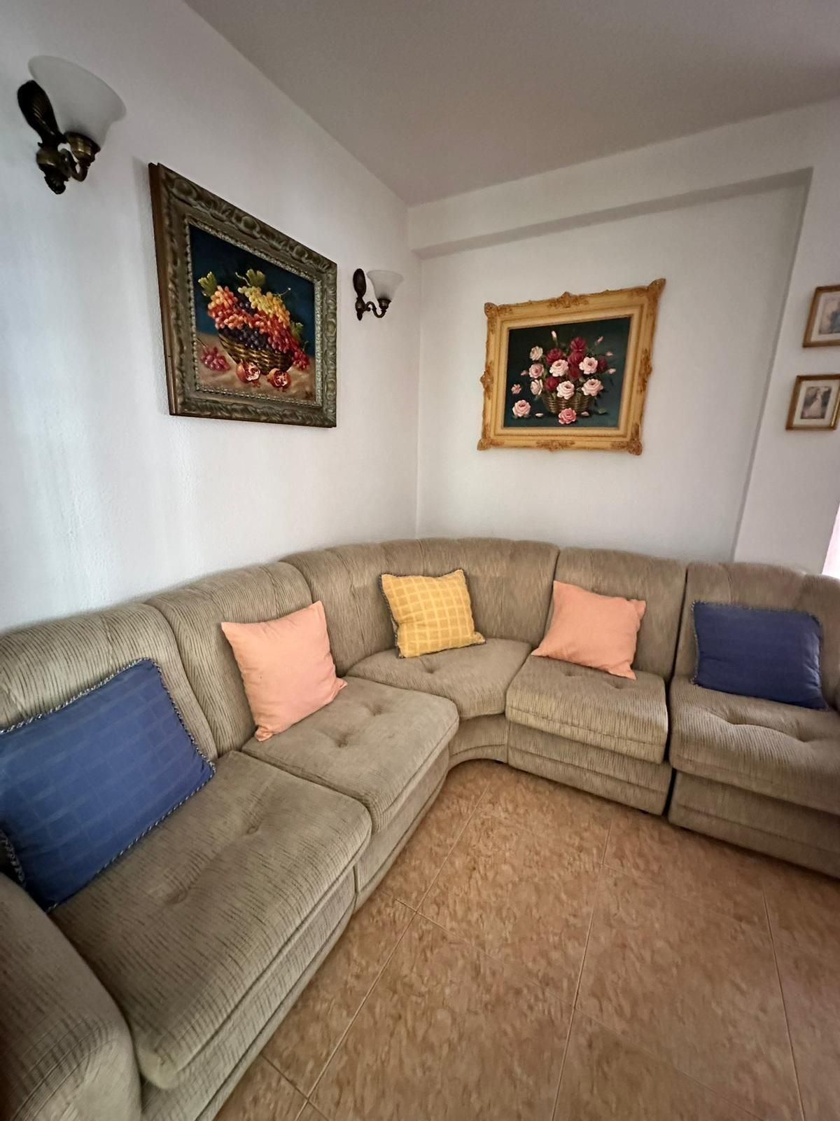 Sala de estar de Piso en venta en  Almería Capital con Balcón
