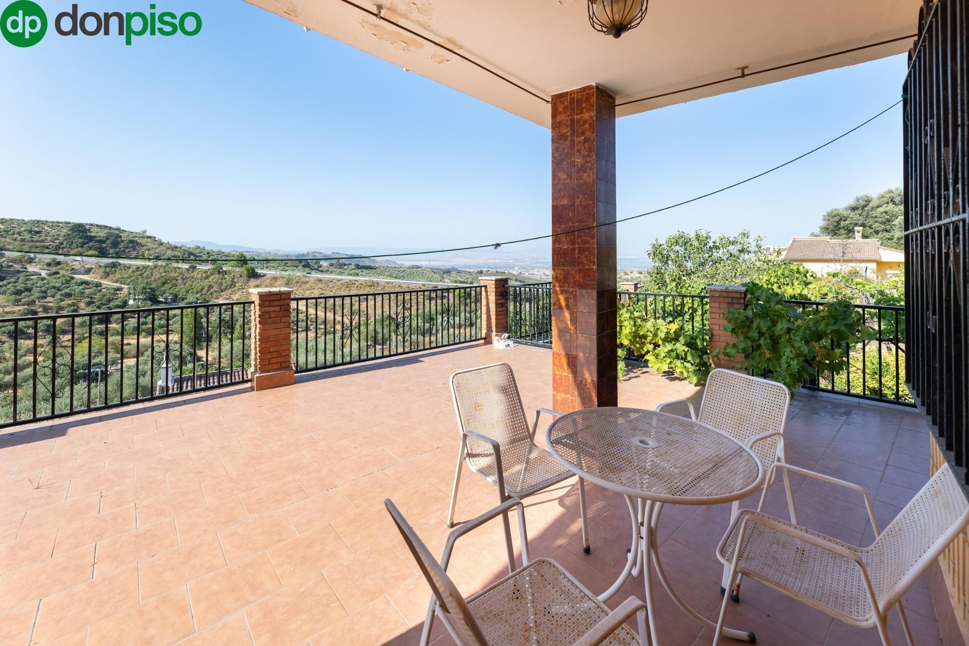 Terrassa de Casa o xalet en venda en Alfacar amb Calefacció, Jardí privat i Terrassa