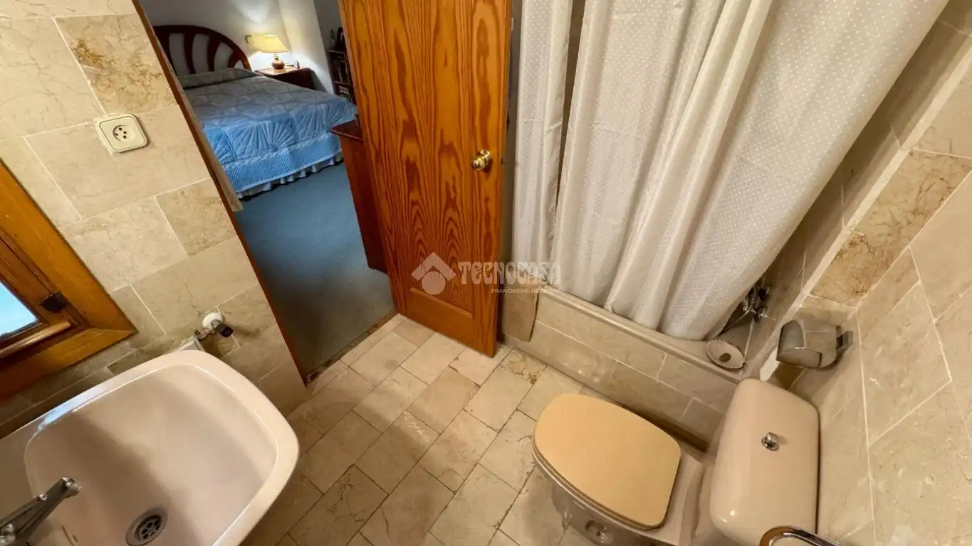 Bany de Casa adosada en venda en Moralzarzal amb Calefacció, Terrassa i Piscina comunitària