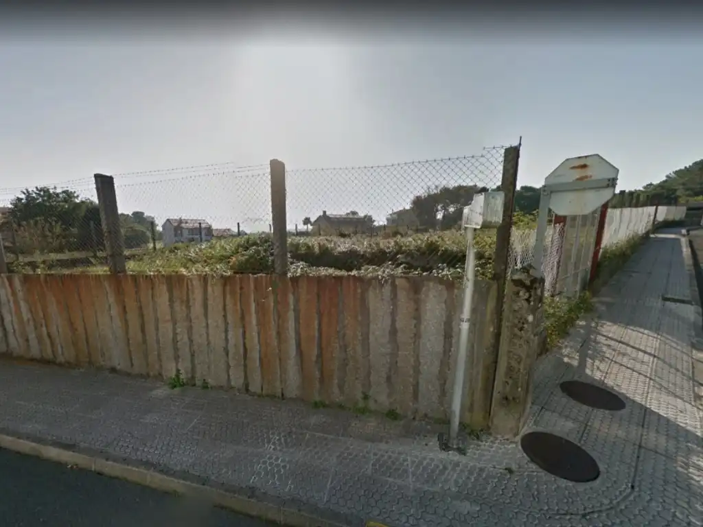 Residential land for sale in Avenida Vigo 34, imagen 2