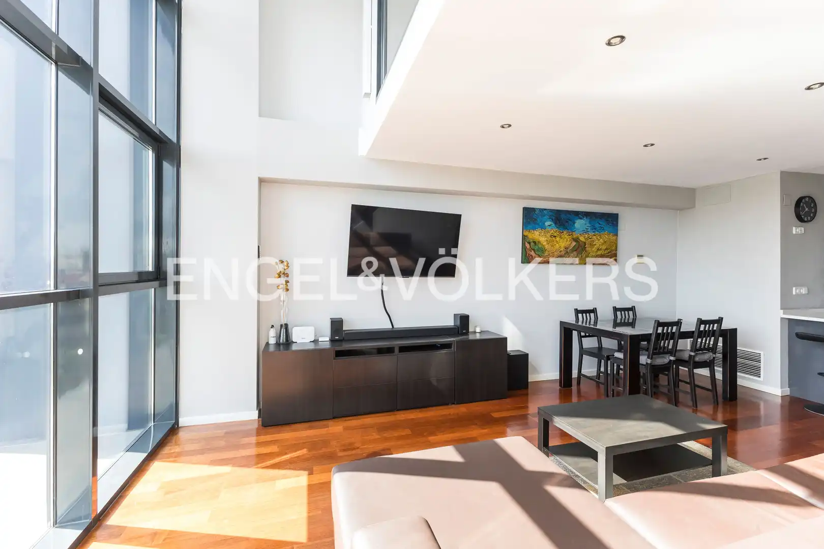 Sala d'estar de Loft de lloguer en San Sebastián de los Reyes amb Aire condicionat, Calefacció i Piscina