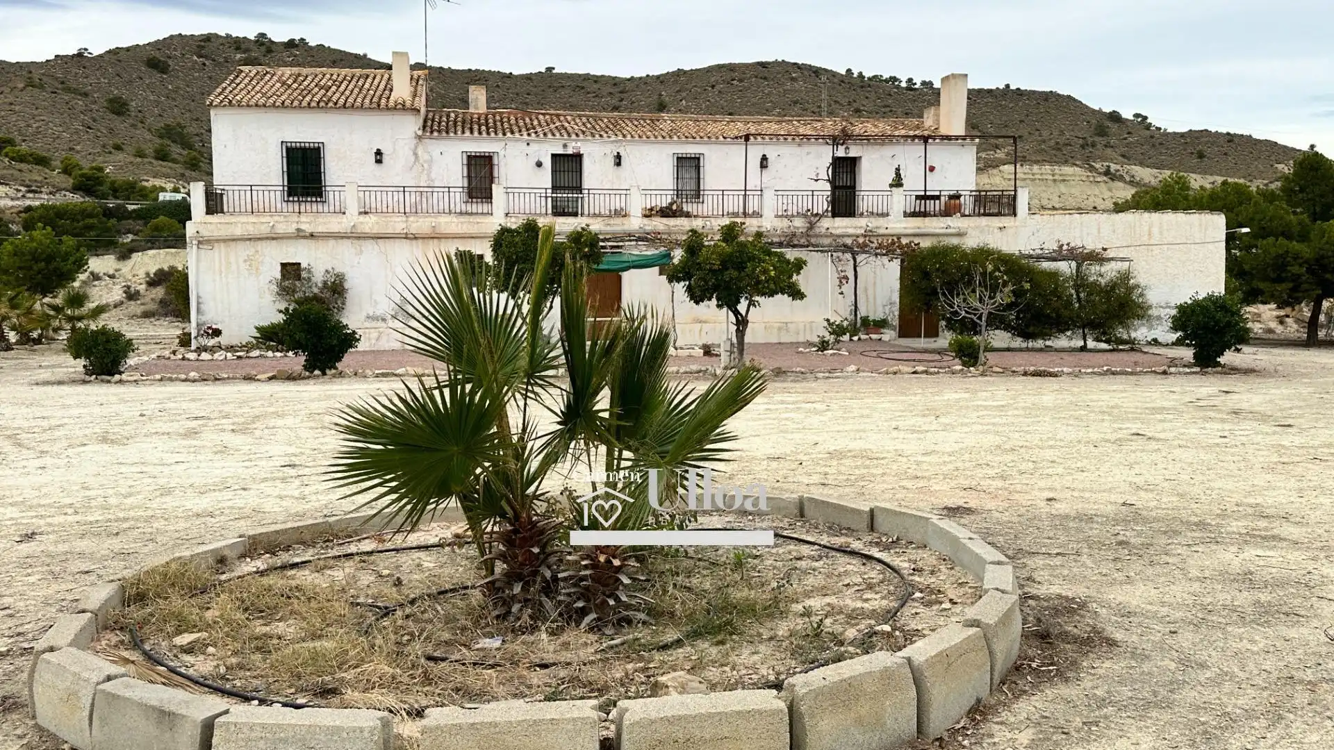 Außenansicht von Haus oder Chalet zum Verkauf in El Campello mit Privatgarten, Terrasse und Balkon