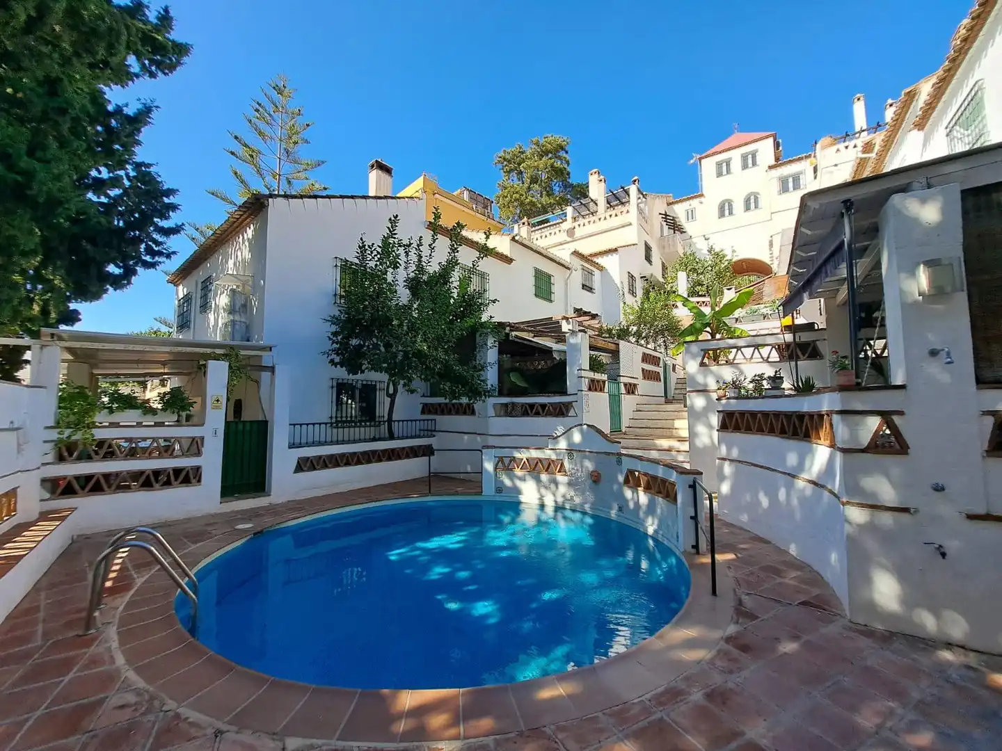 Piscina de Casa adosada en venda en Torremolinos amb Aire condicionat, Terrassa i Traster