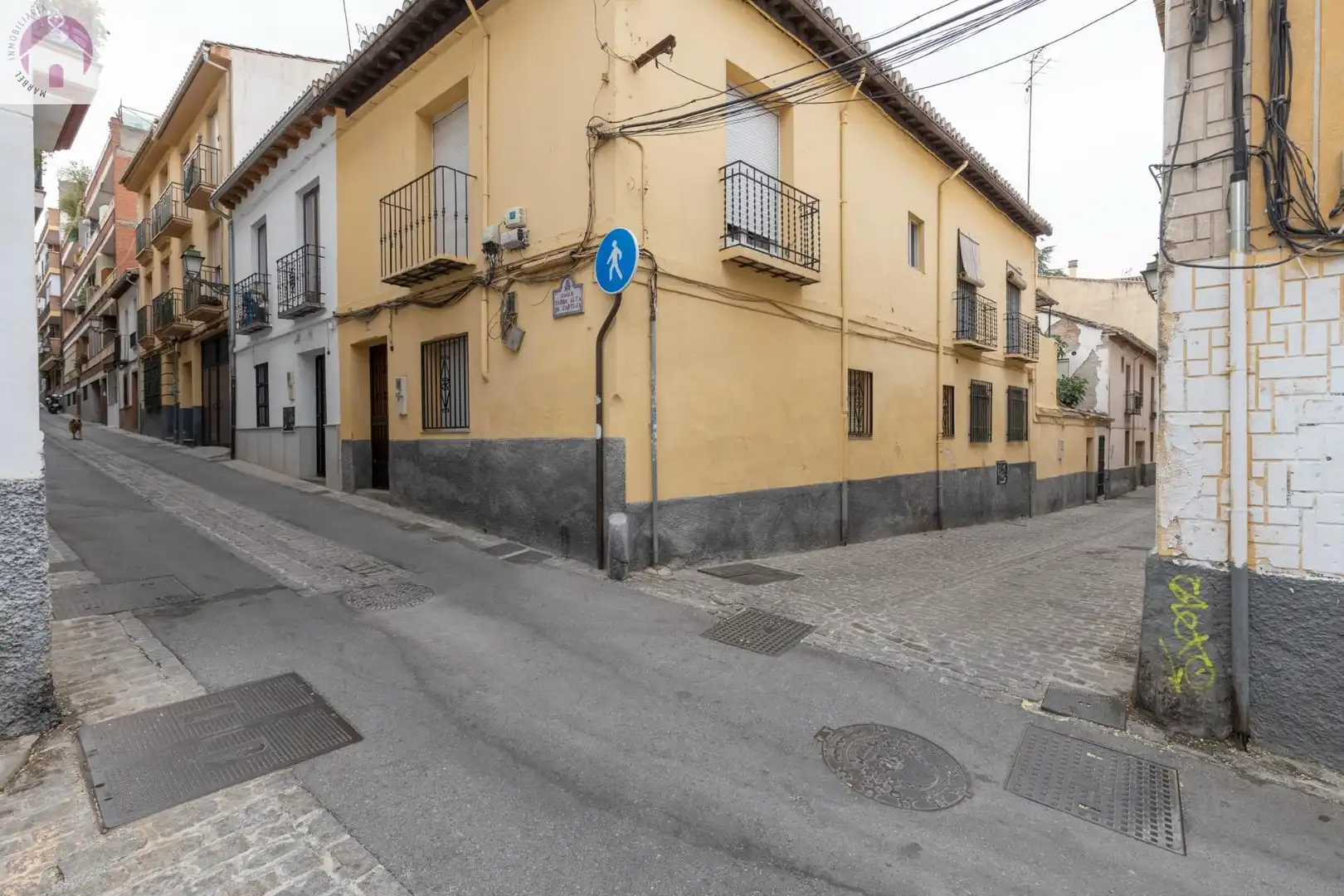Vista exterior de Casa adosada en venda en Granada amb Terrassa