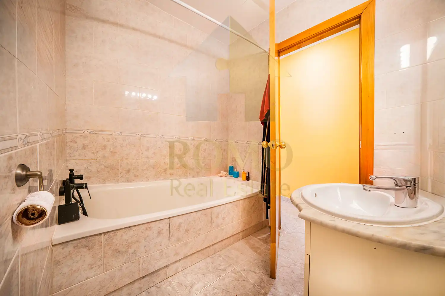 Baño de Piso en venta en Santa Perpètua de Mogoda con Calefacción
