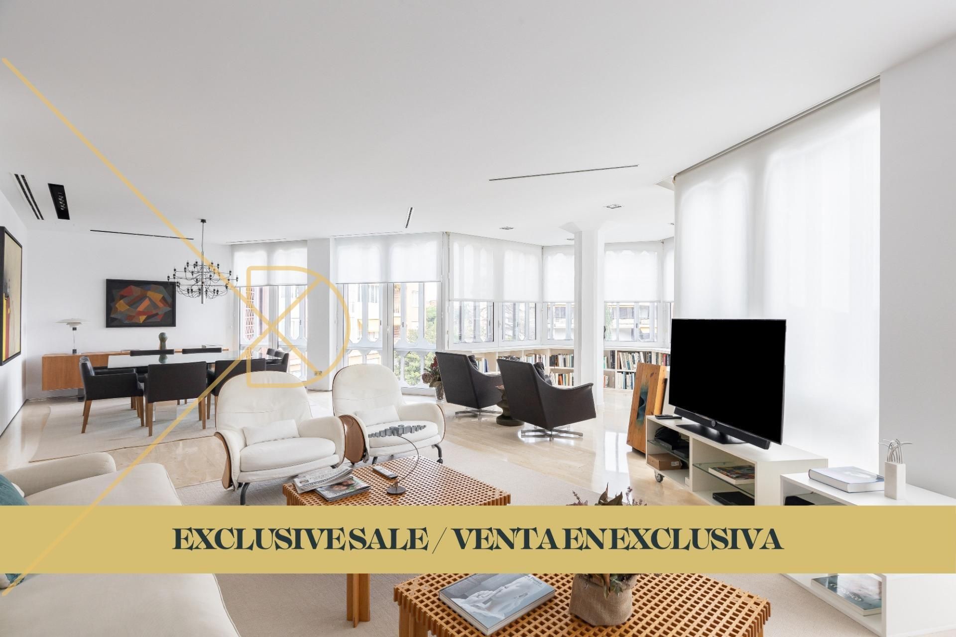 Living room of Flat for sale in  Barcelona Capital  with Private garden, Parquet flooring and Storage room