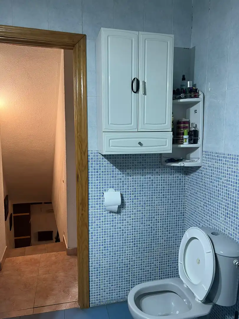 Bany de Casa adosada en venda en Jaén amb Aire condicionat, Calefacció i Terrassa