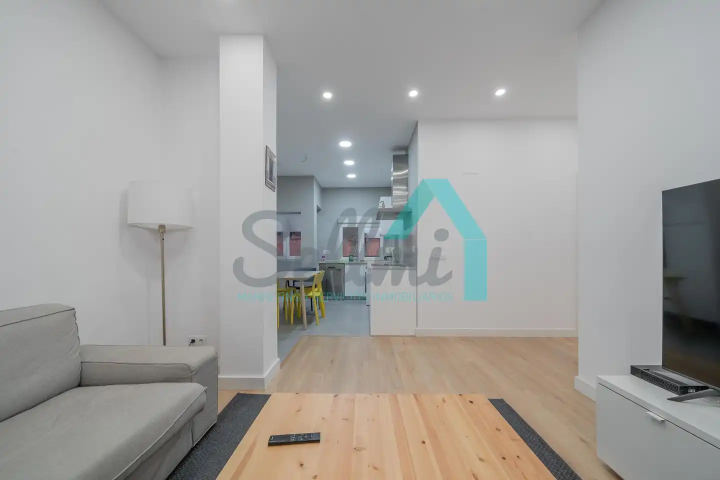 Sala d'estar de Planta baixa per a compartir en Oviedo  amb Calefacció, Moblat i Internet