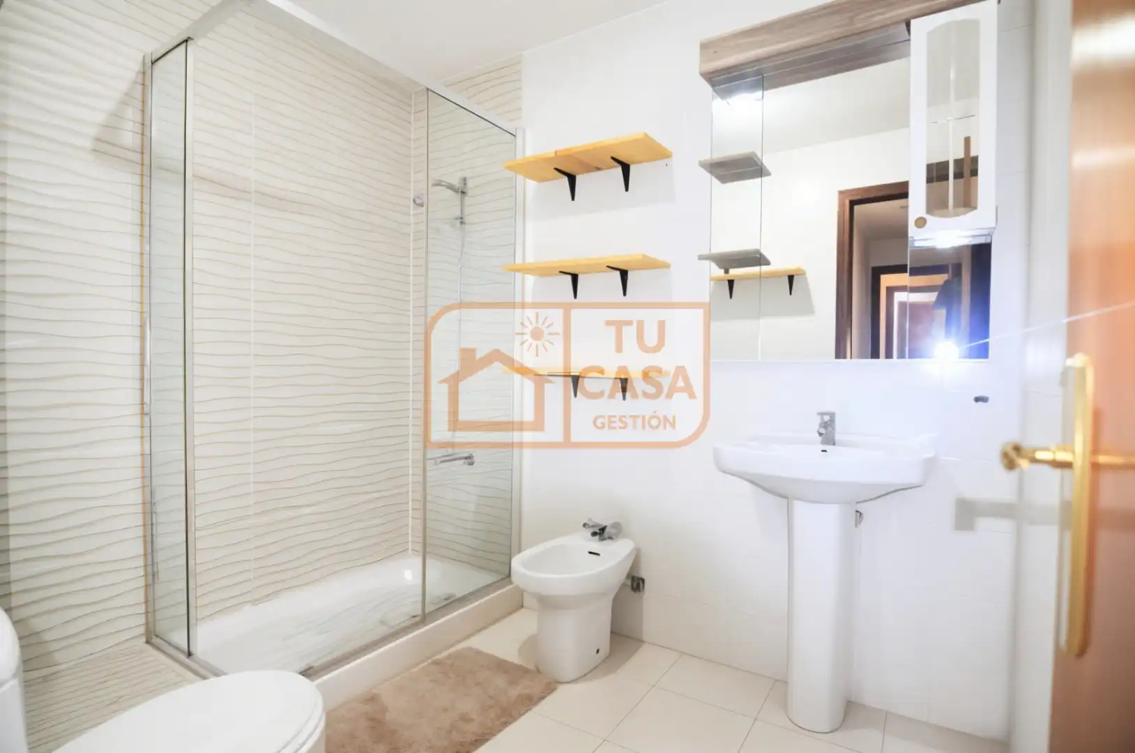 Baño de Piso en venta en Malpartida de Cáceres con Terraza, Trastero y Amueblado