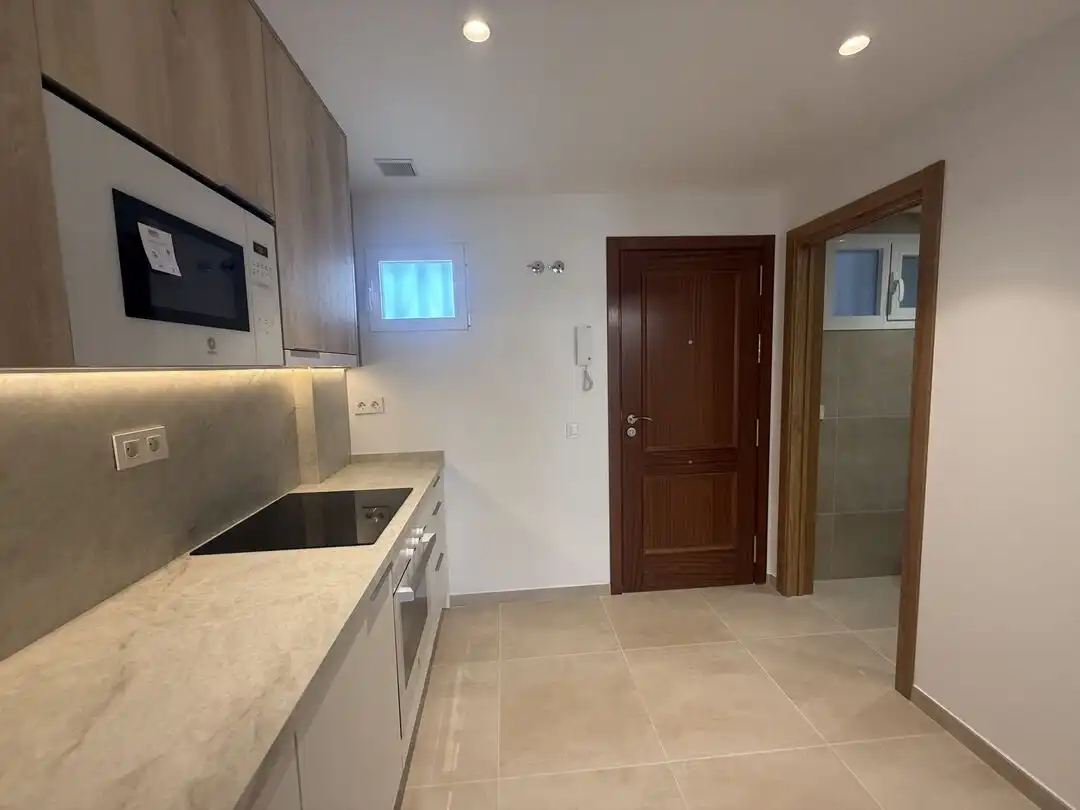 Küche von Wohnung zum Verkauf in Marbella mit Privatgarten und Schwimmbad