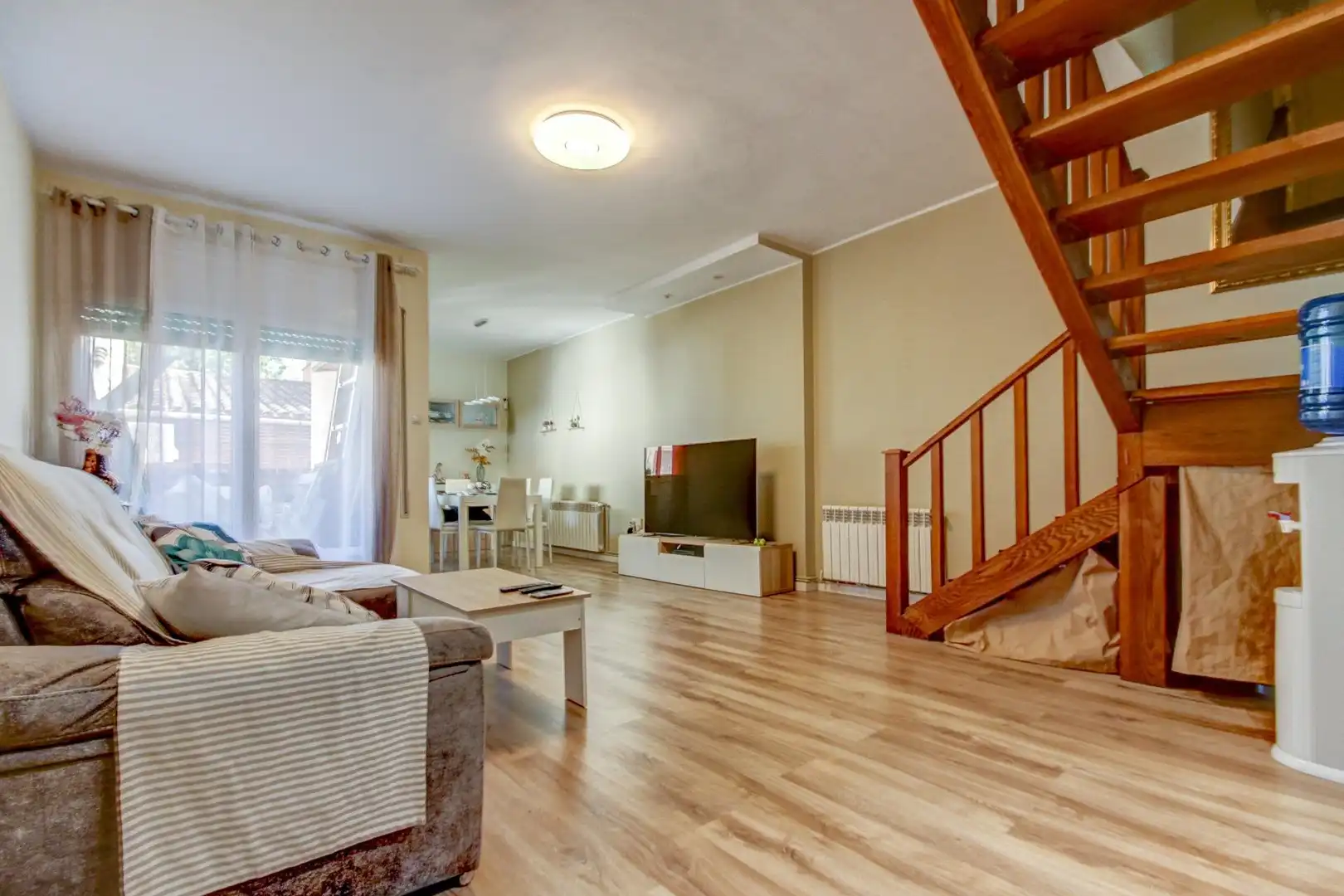 Sala de estar de Ático en venta en Cerdanyola del Vallès con Aire acondicionado, Calefacción y Jardín privado