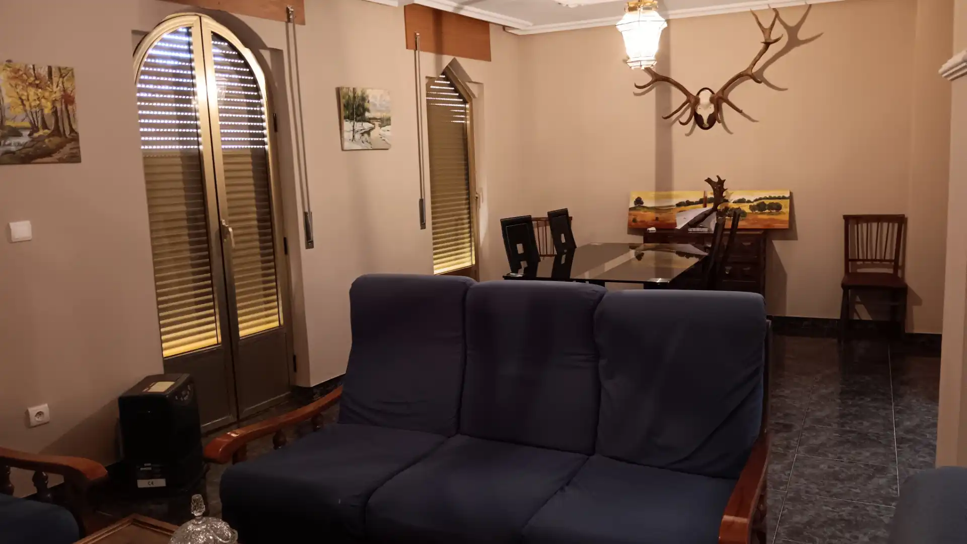 Sala d'estar de Casa o xalet en venda en El Bodón  amb Moblat, Forn i Rentadora