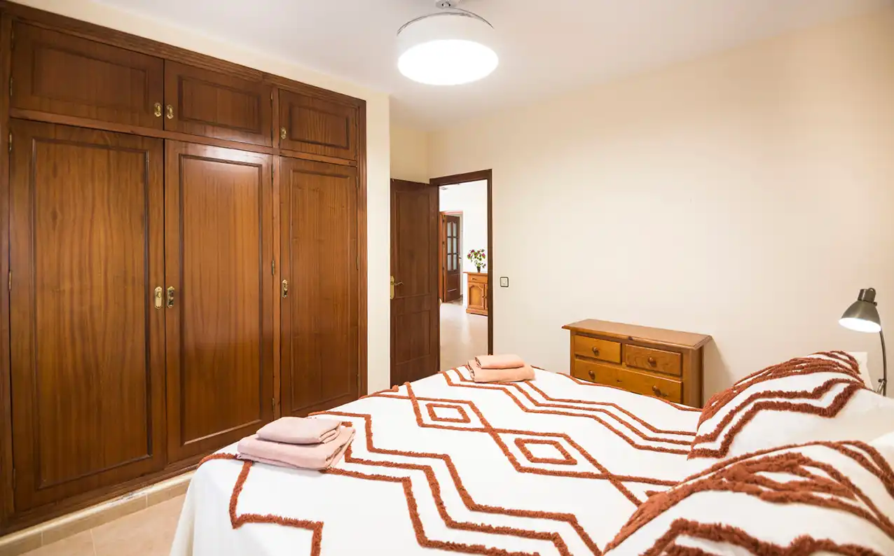 Habitación de Casa o chalet de alquiler en Chiclana de la Frontera con Piscina y Amueblado