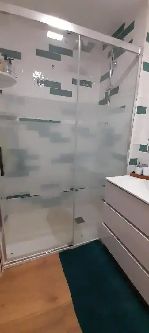 Bathroom of Flat for rent in Catarroja  with Parquet flooring, Furnished and Washing machine