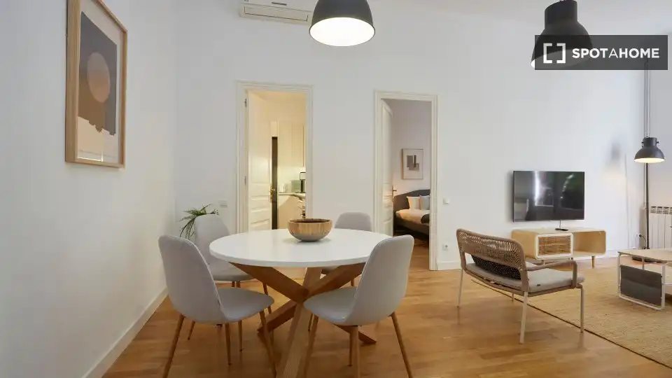 Appartamento con terrazza in affitto a Eixample, imagen 3