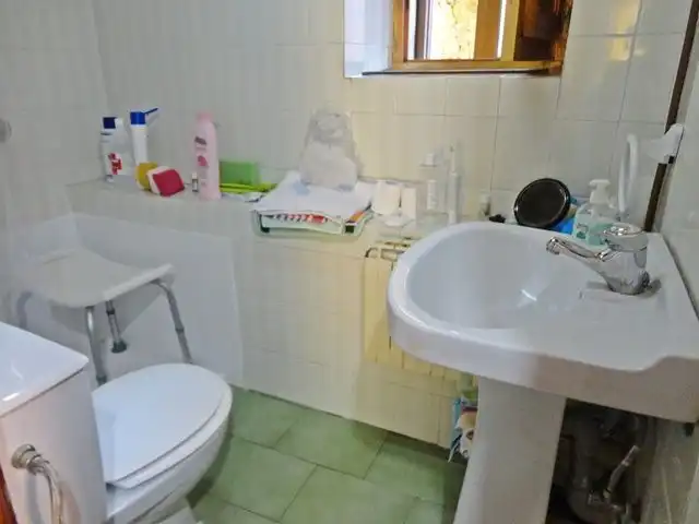 Baño de Casa o chalet en venta en Huerta de Arriba con Calefacción, Trastero y Amueblado