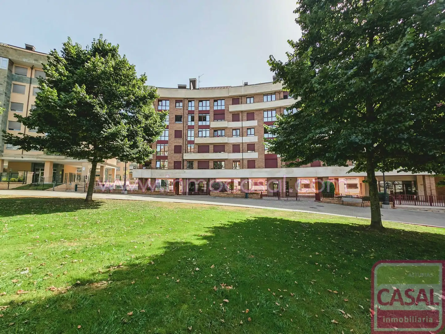 Vista exterior de Pis en venda en Oviedo  amb Calefacció, Terrassa i Traster