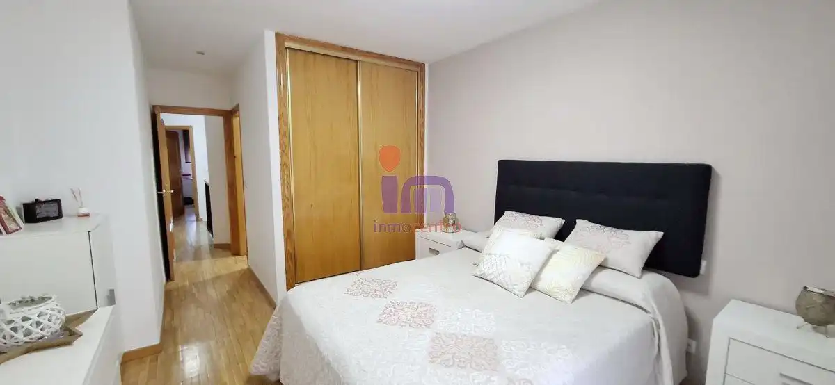 Habitación de Casa adosada en venta en Valdepeñas con Aire acondicionado, Calefacción y Piscina comunitaria