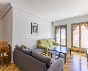 Living room of Apartment to rent in  Madrid Capital  with Air Conditioner, Heating and Private garden