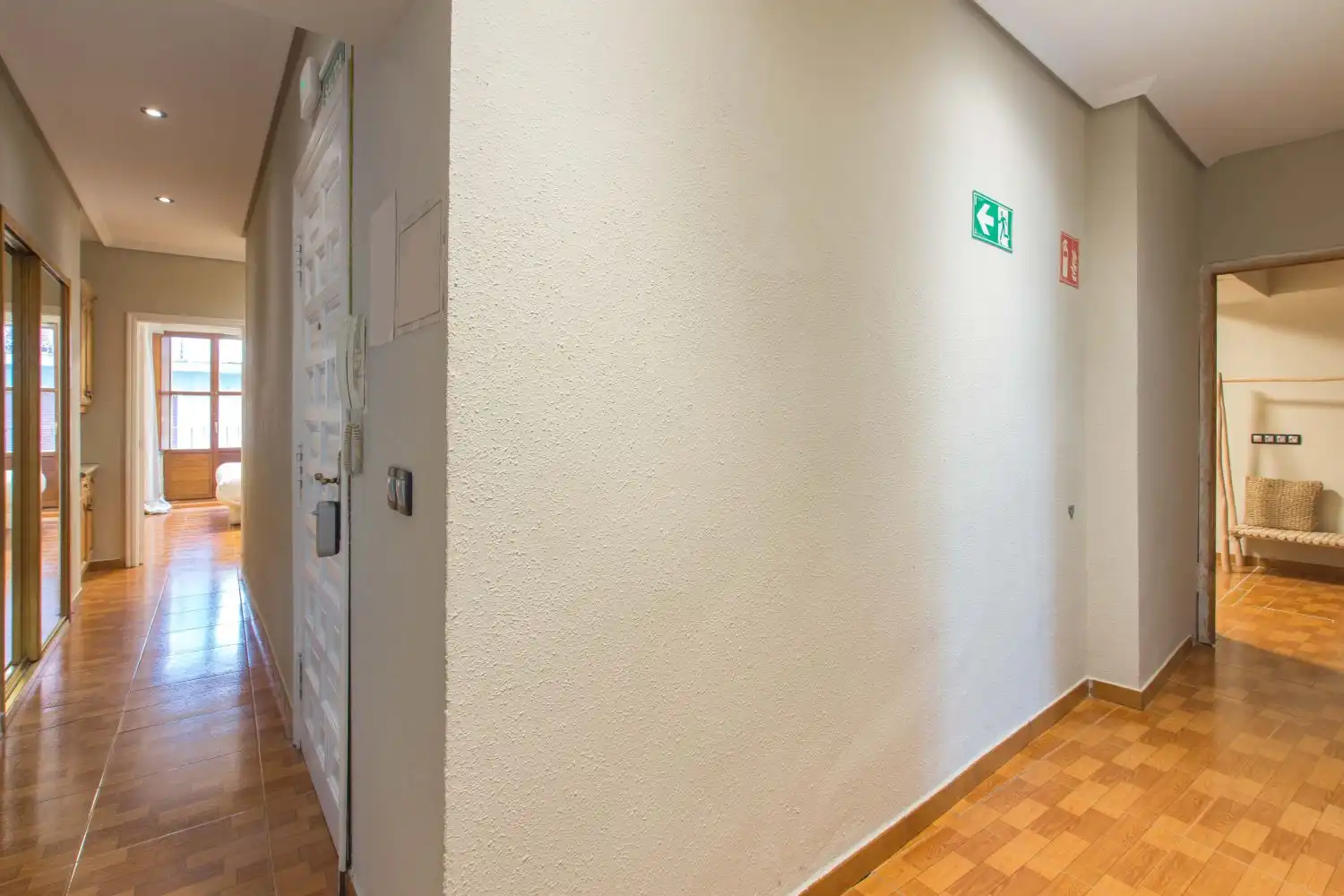 Piso en venta en  Pamplona / Iruña con Calefacción, Amueblado y Balcón