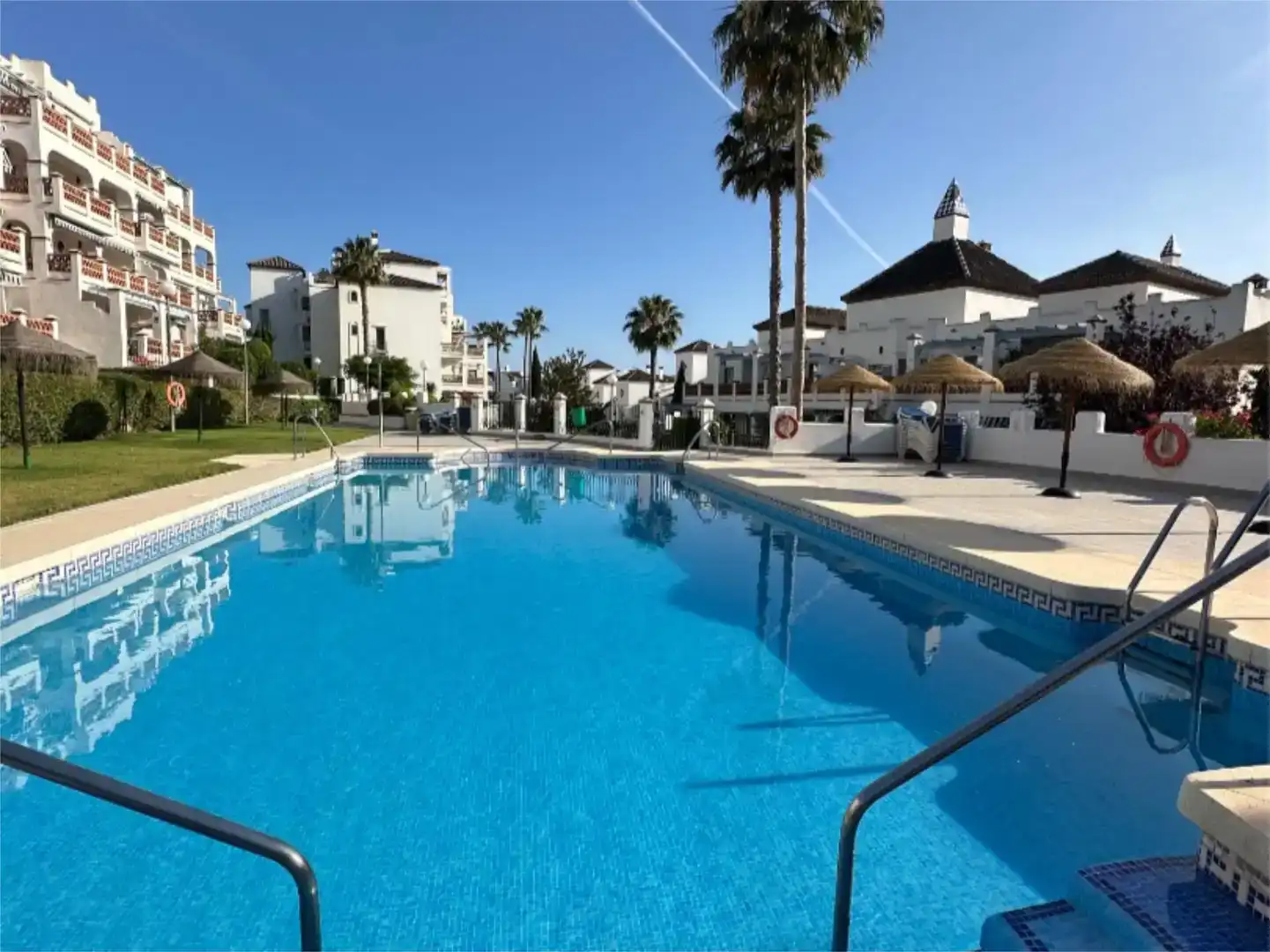 Swimming pool of Flat for rent in Mijas  with Air Conditioner, Swimming Pool and Balcony